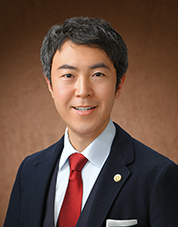 所長弁護士 上野 潤